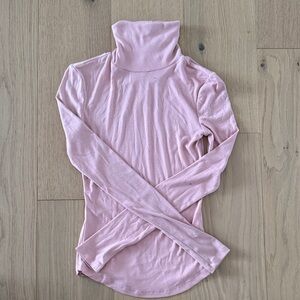 Aritzia Sunday best turtle neck